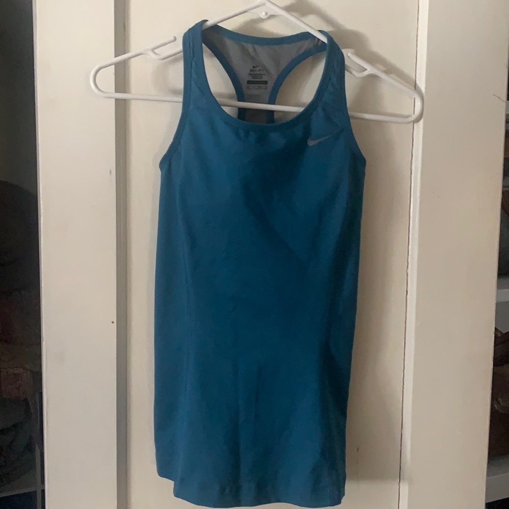 Nike workout tank top